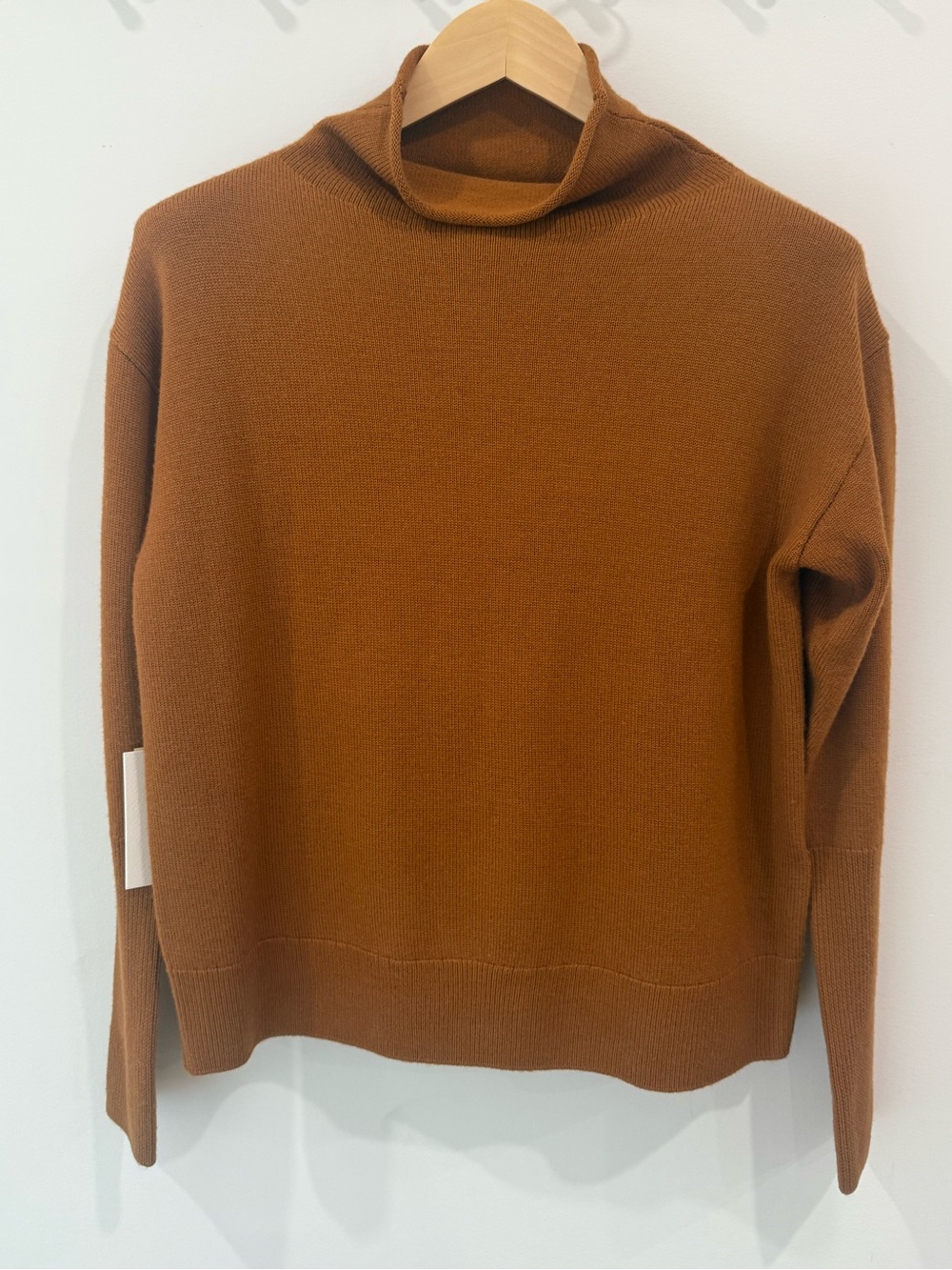 NWT ARITZIA Wilfred Cyprie Sweater Merino wool mockneck Rich Chestnut Small - Picture 3 of 12